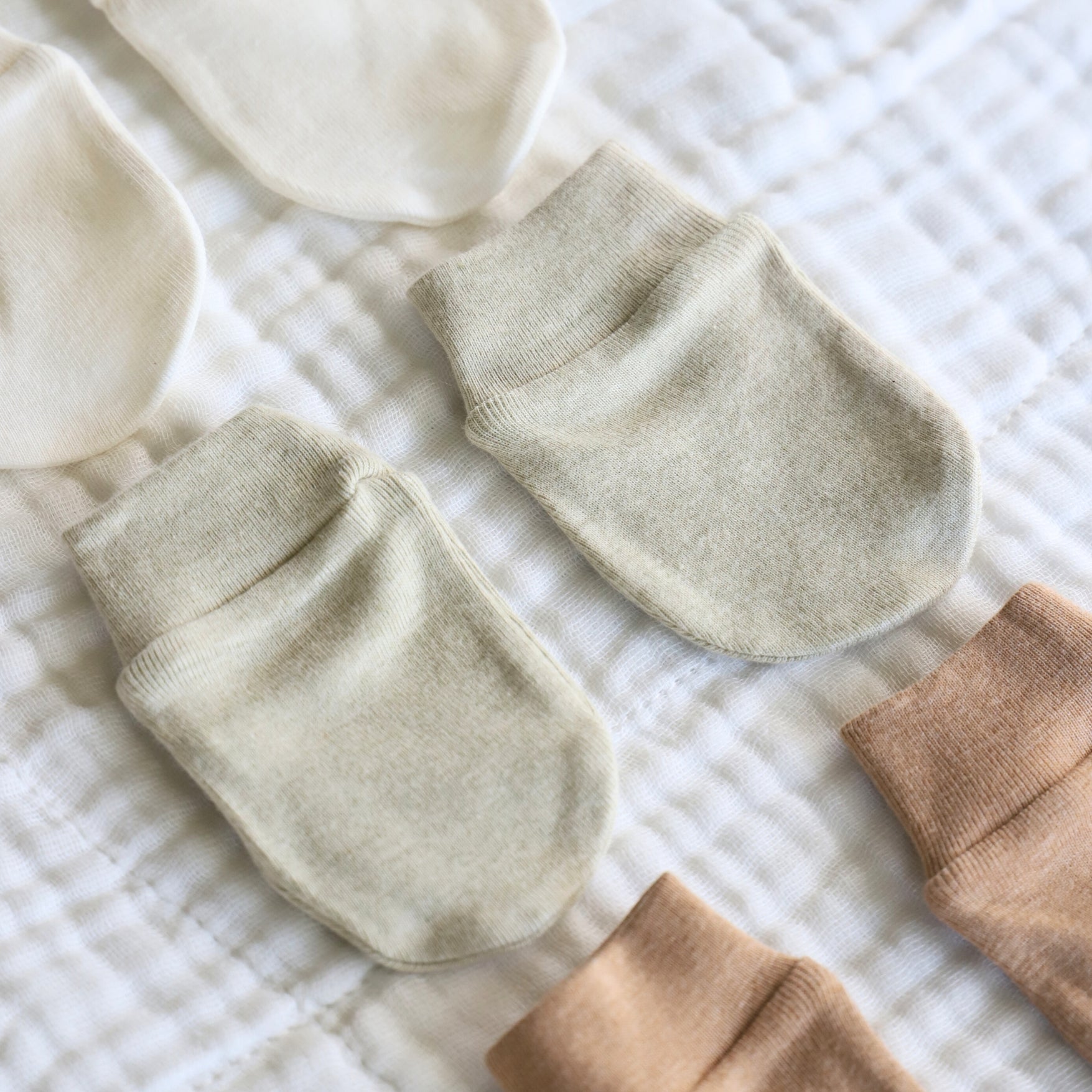 Natural colour Mittens - Undyed 