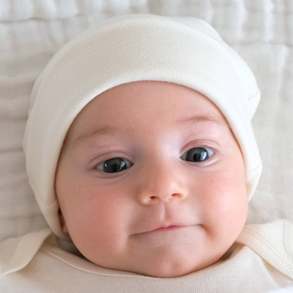 Baby in Natural white Beanie